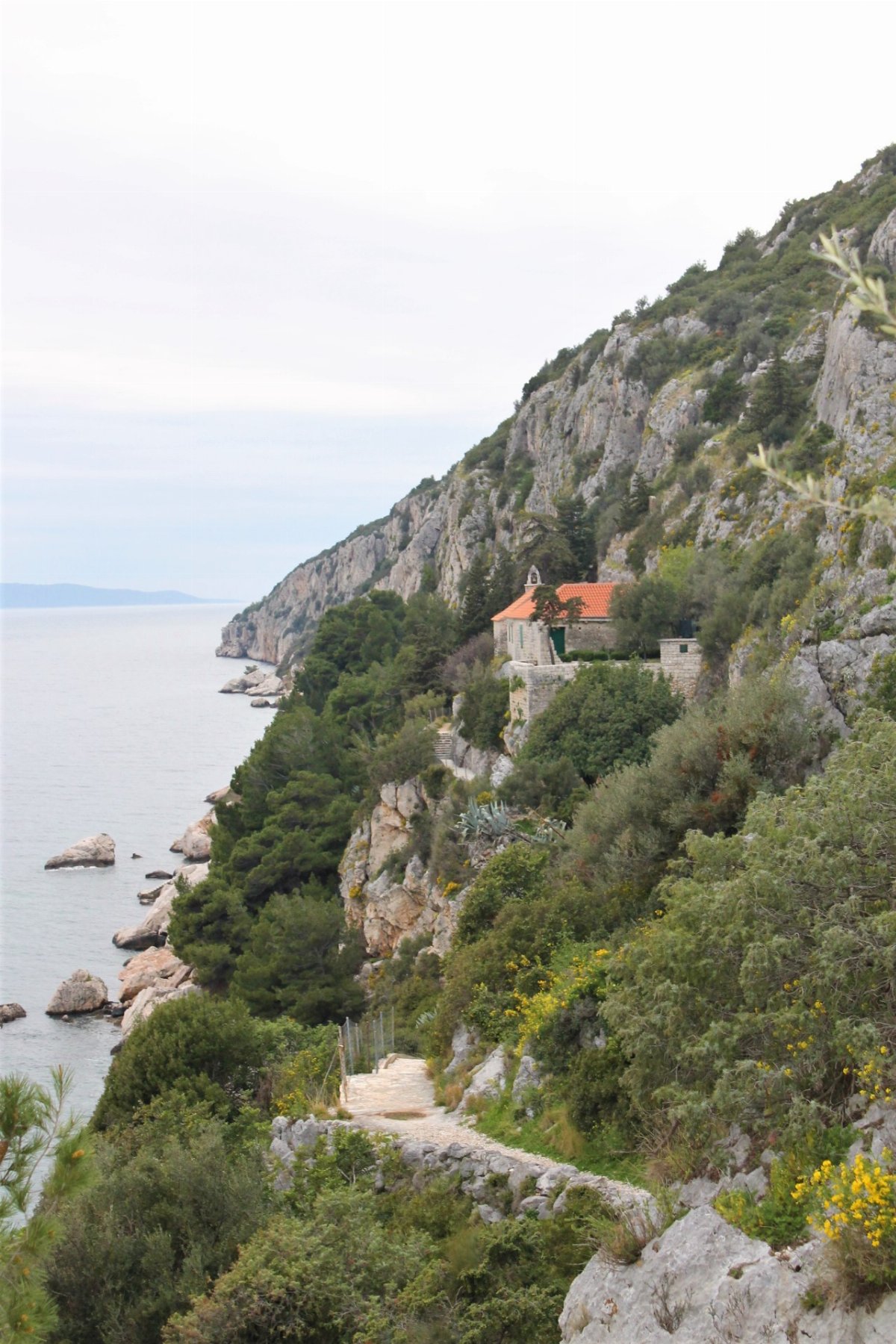 Kirche gospa od prizidnica und einsiedelei slatine