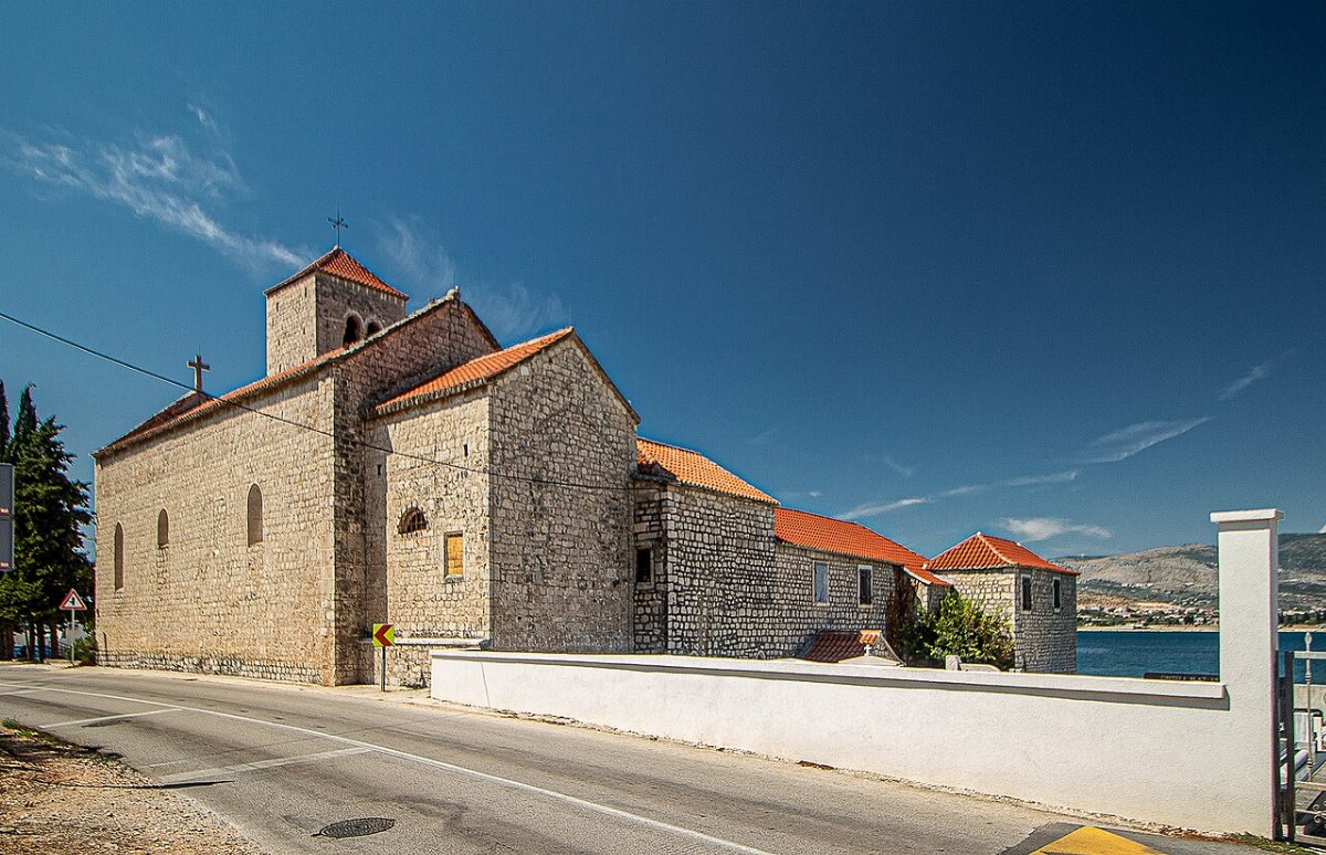 Kirche und kloster zum heiligen kreuz arbanija