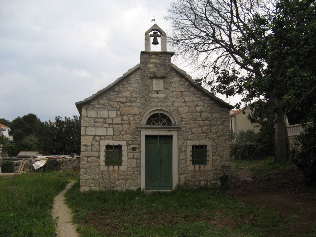 Kirche des hl johannes und fruhchristliche fundamente sutivan