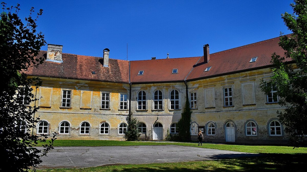 Schloss am platz der kroatischen konigin jelena sveti kriz zacretje