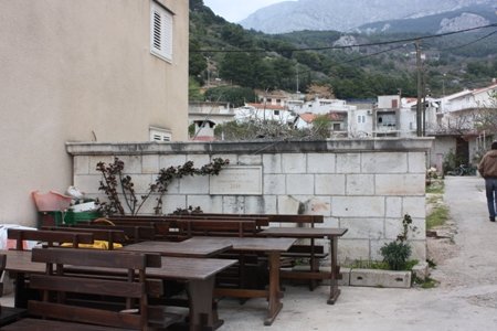 Offentlicher brunnen podgora